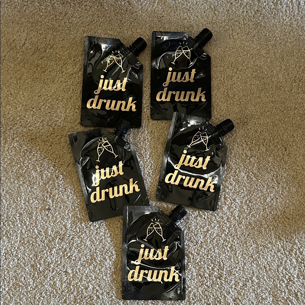 Disposable plastic flasks! Perfect for a girls weekend! Never used, I had extra!